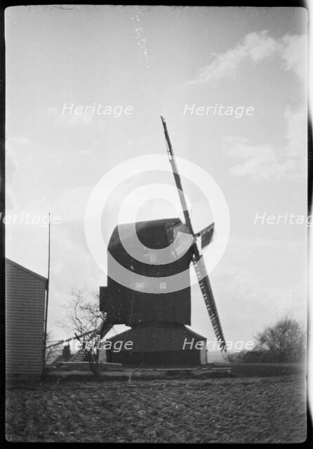 Mount Ephraim Windmill, Moat Lane, Mount Ephraim, Ash, Dover, Kent, 1929. Creator: Francis Matthew Shea.