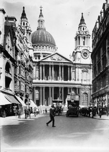 A number thirteen bus along Ludgate Hill, 1910. Artist: Unknown