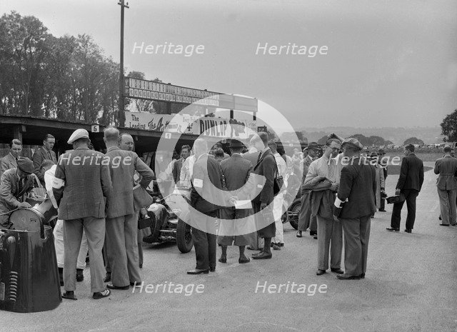 Austin OHC 744 cc, Donington Park Race Meeting, Leicestershire, 1936.   Artist: Bill Brunell.