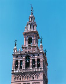 La Giralda, the minaret of the old mosque and now the bell tower of the cathedral, built in the A…