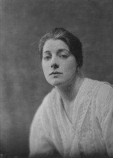 Elsinger, Miss, portrait photograph, 1917 Feb. 7. Creator: Arnold Genthe.