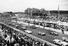 Start of the Le Mans 24 Hours, 1950. Artist: Unknown