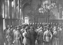 'A Mayence et a Wiesbaden; le 15 decembre 1918, dans la salle d'honneur de l'Hotel de Ville..., 1918 Creator: Unknown.