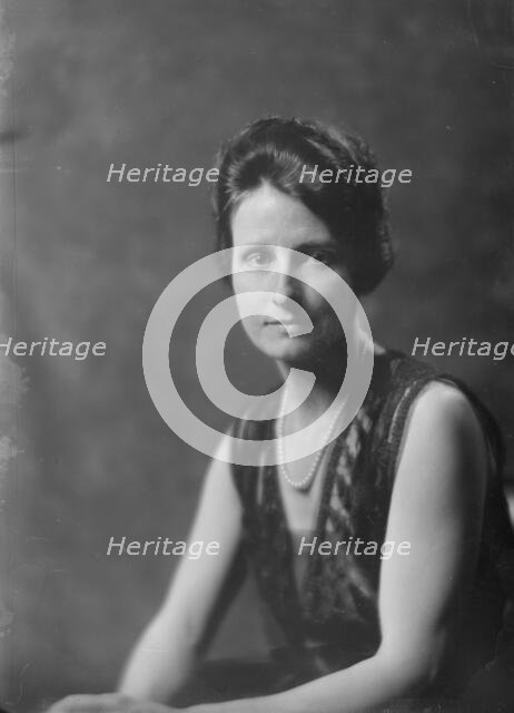 Mrs. Stehr, portrait photograph, 1919 Apr. 18. Creator: Arnold Genthe.