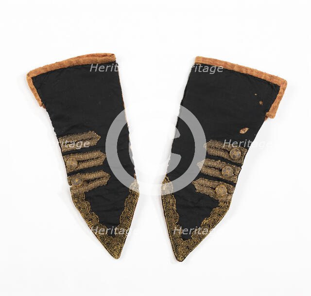 Mitts, British, 1680-1720. Creator: Unknown.