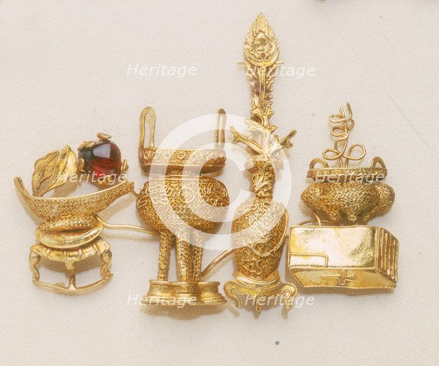 Gold filigree headdress fitting, Late Ming dynasty, China, c1600. Artist: Unknown