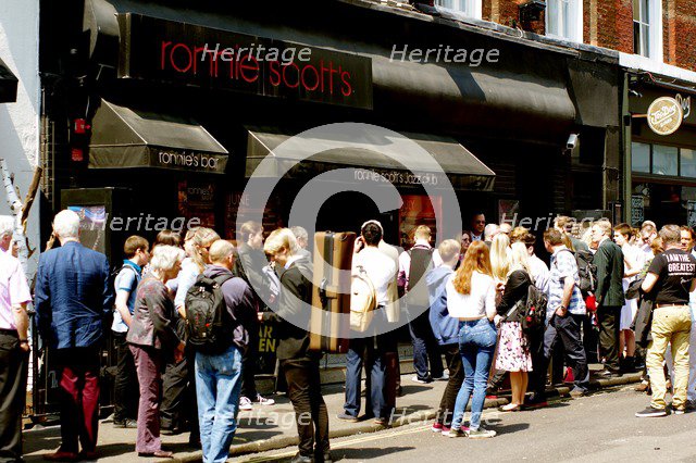Crowd Scene, Ronnie Scott's, Soho, London, 5th June 2016. Artist: Brian O'Connor.