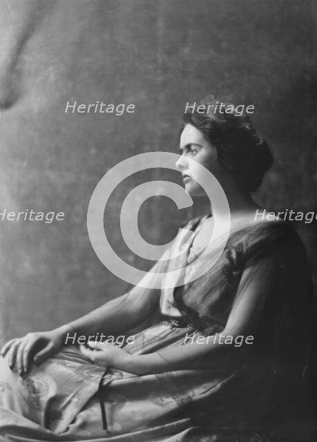 Miss Damrosch, portrait photograph, 1919 May 5. Creator: Arnold Genthe.