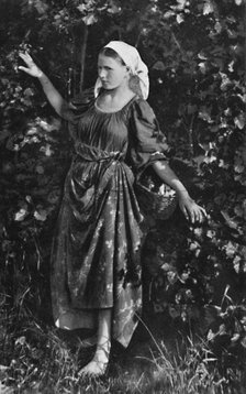 A Russian peasant girl, 1912. Artist: J Daziaro.
