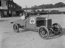 Hillman of G Bedford, JCC 200 Mile Race, Brooklands, 1921. Artist: Bill Brunell.