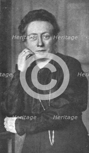 'La Nouvelle Europe; la constituante Allemande; Les femmes dans l'Assemblee..., 1919. Creator: Unknown.