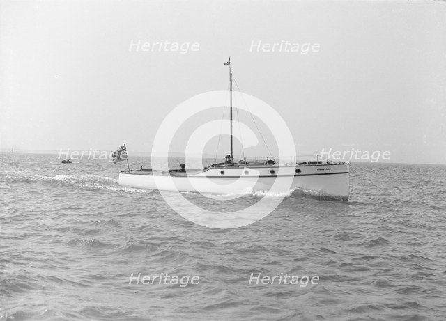 The cabin cruiser 'Minnehaha', 1914. Creator: Kirk & Sons of Cowes.