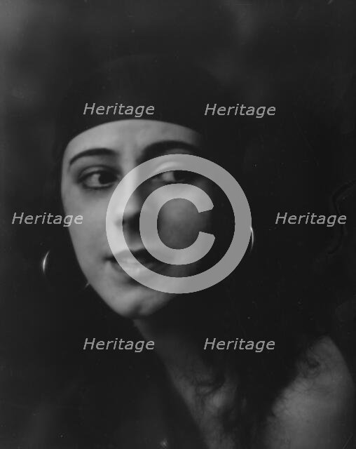 Moore, Dulcie, Miss, portrait photograph, between 1916 and 1918. Creator: Arnold Genthe.