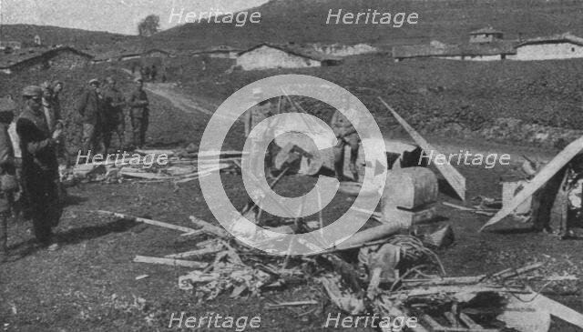 'La guerre aerienne en Macedoine Grecque : un avion ennemi "Descendu" dans le lac amatovo..., 1916. Creator: Unknown.