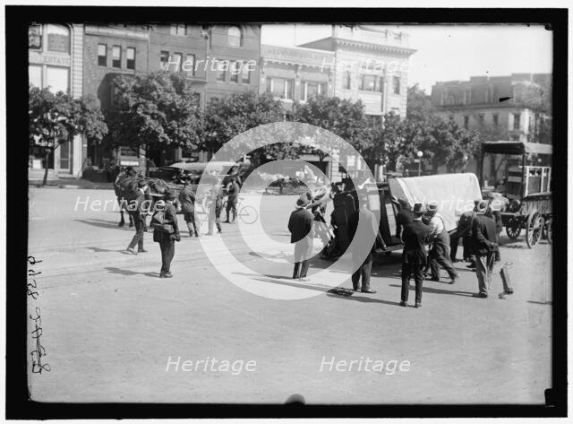Traffic accident, between 1916 and 1918. Creator: Harris & Ewing.