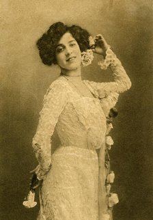 Miss Florence Collingbourne, English Actress, c1902. Creators: Ellis and Walery, Alfred Ellis & Walery.