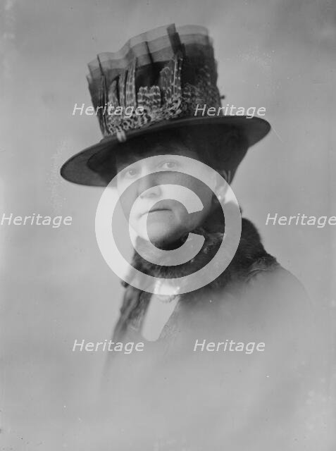 Mrs. F.O. Lowde [i.e. Lowden], between c1915 and c1920. Creator: Bain News Service.