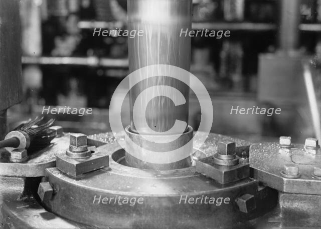 Navy Yard, U.S., Washington - Hydraulic Ram, Used in Making C.C., 1917. Creator: Harris & Ewing.