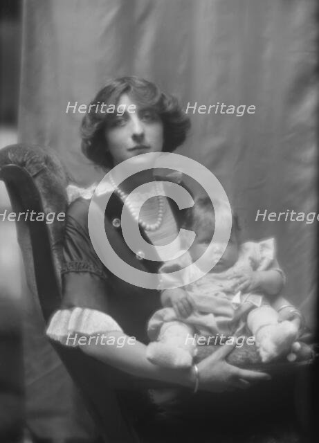 Moracchini, Pierre, Mrs., and baby, portrait photograph, 1913. Creator: Arnold Genthe.