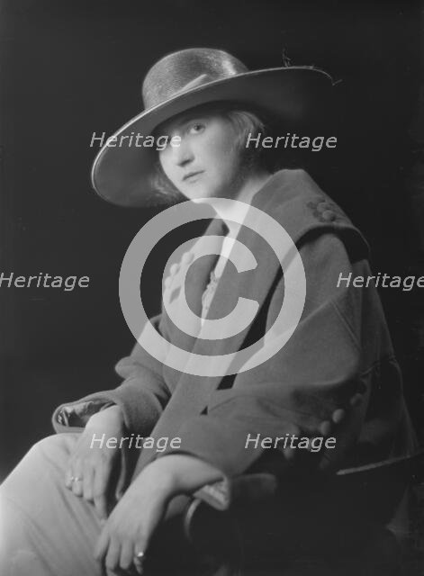 Miss Florence Von Wien, portrait photograph, 1919 Mar. 8. Creator: Arnold Genthe.