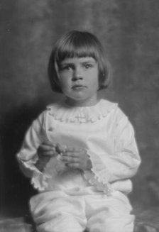 Rumsey, Charles Cary, Mrs., child of, portrait photograph, 1914 May 11. Creator: Arnold Genthe.