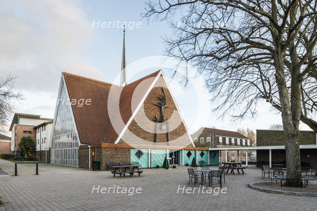 Chapel of the Ascension, University of Chichester, Chichester, West Sussex, 2015 Artist: Steven Baker.