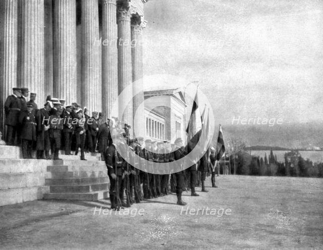 'Les Evenements de Grece; A Athenes, le 27 janvier 1917, la ceremonie de reparation pour..., 1917. Creator: Unknown.