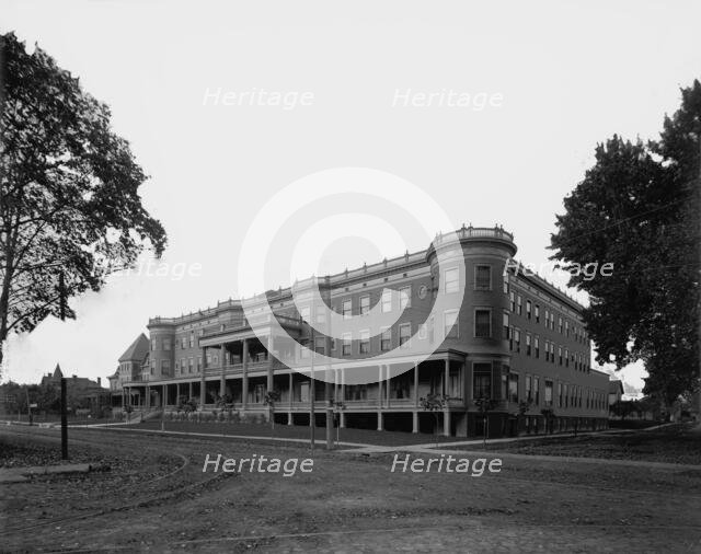 Park Hotel, Mt. Clemens, between 1880 and 1899. Creator: Unknown.