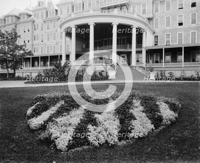 Flower shield at the Frontenac, Round Island, N.Y., between 1890 and 1906. Creator: Unknown.