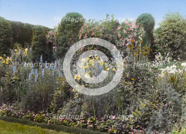 Dr. Peter Brown Wyckoff house, Gin Lane, Southampton, New York, 1914. Creator: Frances Benjamin Johnston.