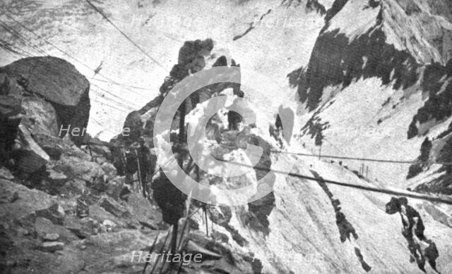 'Sur le front Italien; un coin du champ de bataille: le col de Lago Scuro', 1918. Creator: Unknown.