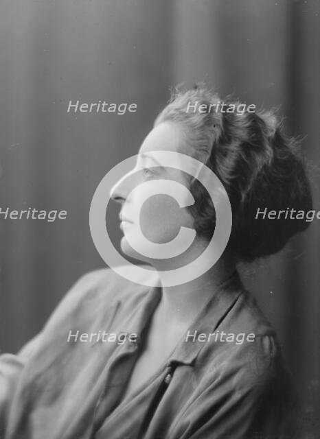 Baker, Alice, Miss, portrait photograph, 1917 June 4. Creator: Arnold Genthe.