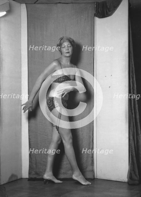 Swiskaya, Countess, between 1917 and 1929. Creator: Arnold Genthe.