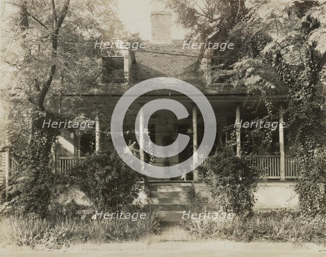House, 821 Main Street, Natchez, Adams County, Mississippi, 1938. Creator: Frances Benjamin Johnston.