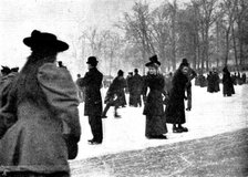 Skating in London: The Serpentine, 1895.  Creator: Russell & Sons.