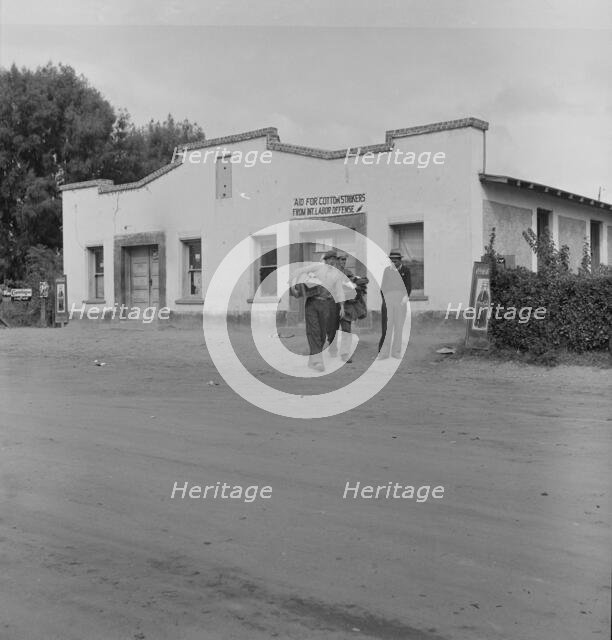 During the cotton strike, Kern County, California, 1938. Creator: Dorothea Lange.