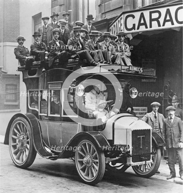 1913 Thames coach. Creator: Unknown.