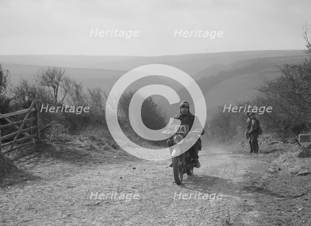 498 cc Triumph of CJ Dennis, MCC Lands End Trial, top of Beggars Roost, Exmoor, 1939. Artist: Bill Brunell.