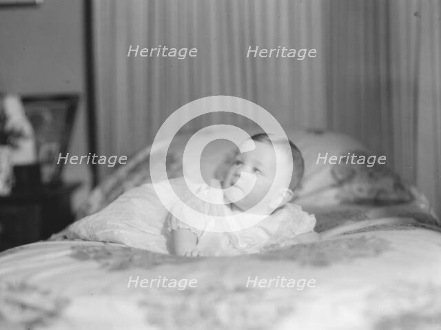 Ziegler, William, Jr., Mrs. (Helen Murphy), baby of, portrait photograph, between 1928 and 1931. Creator: Arnold Genthe.