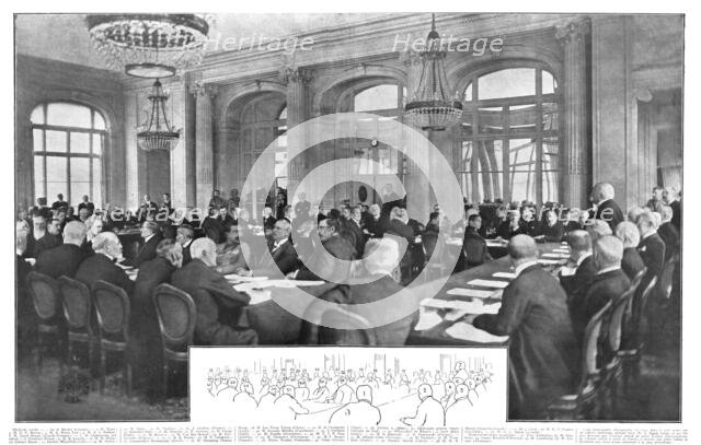 'La séance historique du 7 mai 1919 a Versailles; les plenipotentiaires allemands..., 1919. Creator: Unknown.