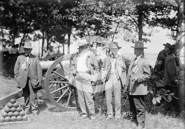 Gettysburg Reunion: G.A.R. & U.C.V. - Veterans of The G.A.R. And of The Confederacy..., 1913. Creator: Harris & Ewing.