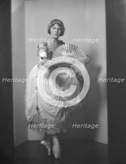 Barkette, Lina, Mrs., 1923 Jan. 18. Creator: Arnold Genthe.