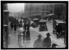 Street scene, with snow, Washington, D.C., between 1913 and 1918. Creator: Harris & Ewing.