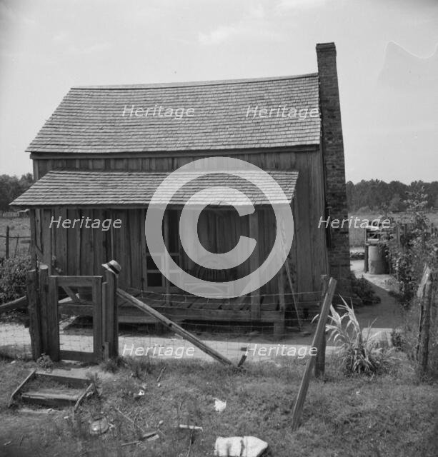 Home of turpentine worker near Godwinsville, Georgia, 1937. Creator: Dorothea Lange.
