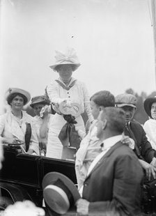 Dennett, Mrs. Mary Ware - Suffragette, 1913. Creator: Harris & Ewing.