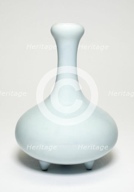 Bulbous-Shaped Vase, Qing dynasty (1644-1911), Qianlong reign mark and period (1736-1795). Creator: Unknown.