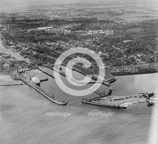 Outer Harbour and Waveney Dock, Lowestoft, Suffolk, 1958. Artist: Aerofilms.