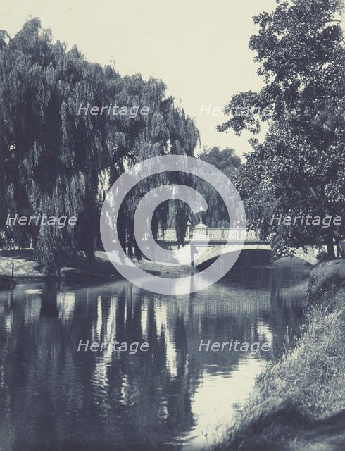 The river Avon, Christchurch, N.Z. From the album: Camera Pictures of New Zealand, 1920s. Creator: Harry Moult.