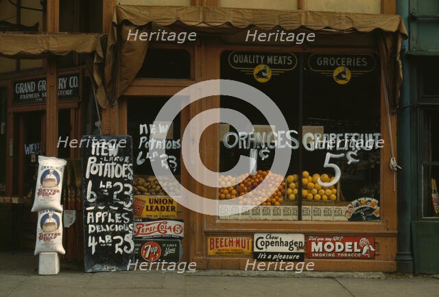 Grand Grocery Co., Lincoln, Neb., 1942. Creator: John Vachon.