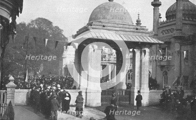 'Unveiling of the Indian Memorial Gateway by the Maharaja of Patiala, 26th October 1921', (1939).  Artist: Unknown.